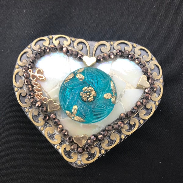 Gold Beaded Heart-Shaped Buckle Belt