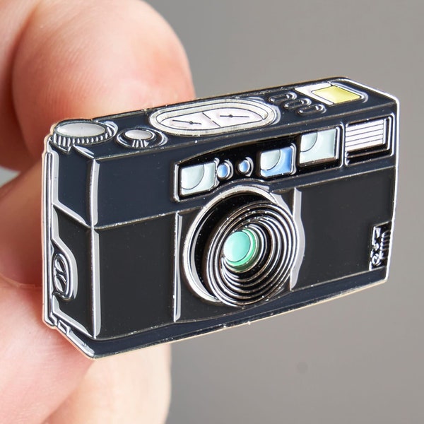 Film Photo gift, Phogotrapher gift, Nikon 28ti 35mm Film AF Auto Focus Camera Enamel Pin Badge