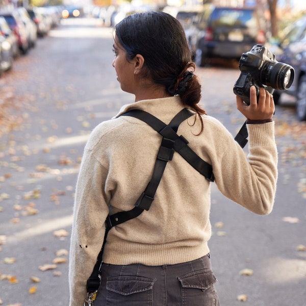 The Duo™ Dual Camera Strap Pro