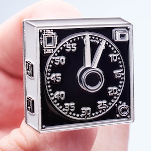 Zegar Darkroom GraLab Analog Film Enamel Pin