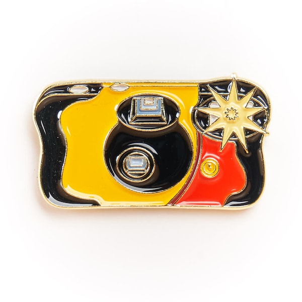 Kodak Funsaver 35mm Disposable Camera Film Enamel Lapel Pin Badge Gold plated Gift for photographer