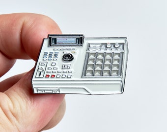 AKAI MPC 2000xl Drum Machine Pin