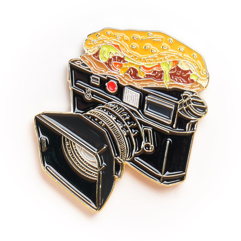A great gift for the rangefinder fashion or wedding photographer in your life. Burger on Leica M6 Film Camera Enamel Lapel Pin gold plated