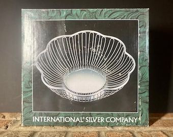 Vintage 1970s Decorative Fruit Bowl (International Silver Company - Brass Plated China w/ Box) - 1970s Brass Decorative Brass Wire Bowl