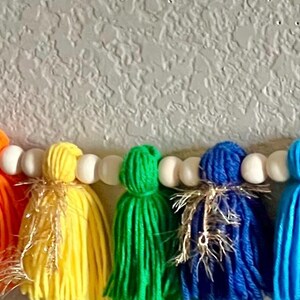Crayon Theme Teacher Banner: Classroom Garland with Tassels