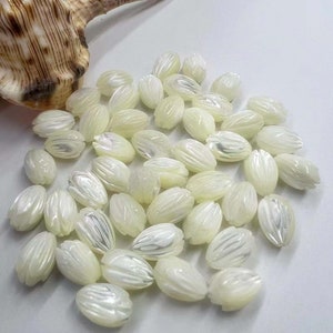 20 pcs Natural White Shell Flower Beads,MOP Shell Flower beads,White Shell Shell Carved Orchid Beads Bracelet Necklace Jewelry Making 7x10mm