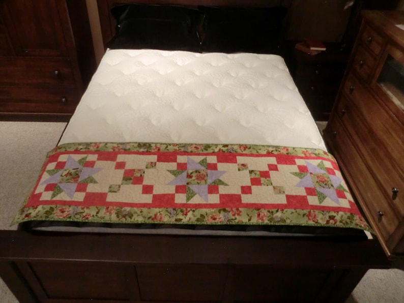 Shooting Stars PDF table or bed runner quilt pattern Easy to make.