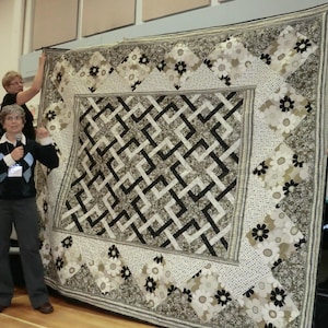 Le Jardin PDF quilt Pattern. Special price. Large Queen