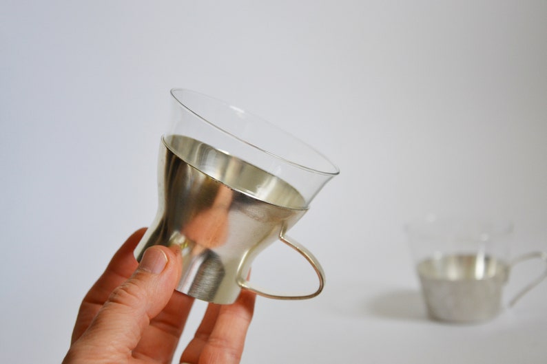 Tasses à thé WMF plaquées argent du milieu du siècle Schott Mainz Jenaer Glas Vintage Gift Tea Drinker Kitchen 1960s 60s Gift Tea BFF MCM Silver image 3