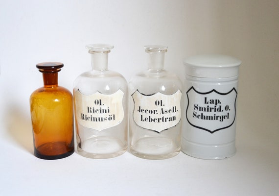 Ab 18 Euro Vintage Apothekerflaschen Glas Lebertran Rhizinusöl Schmirgel Zubehör Apotheke Wohndekor Flaschen antik Schillerapotheke Marbach