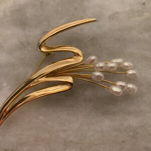 Vintage Gold Tone Brooch/Pin