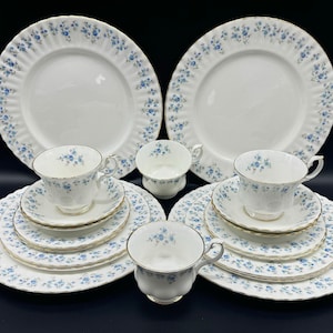 Royal Albert Memory Lane 5 Piece Place Setting x 4 Bone China England 20 Pieces