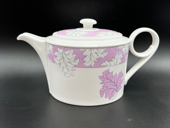 Wedgwood 2000 Time for Wedgwood Small Teapot Bone China Wedgwood 2000 Time for Wedgwood Small Teapot Bone China