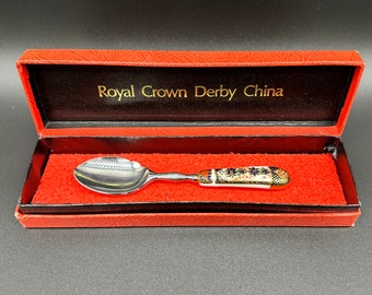 Royal Crown Derby Old Imari Spoon with Case Bone China England