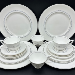 Royal Doulton Tiara 5 Piece Place Setting x 4 Bone China England 20 Pieces