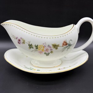 Wedgwood Mirabelle Gravy Boat Saucer Set Bone China England