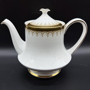 Paragon Athena Teekanne Bone China England