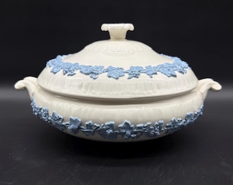 ウェッジウッド リフレクション カバー付きサービングボウル ボーン