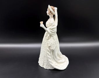 コールポート ウェディングドレスを着たヴィクトリア女王の置物 ボーン
