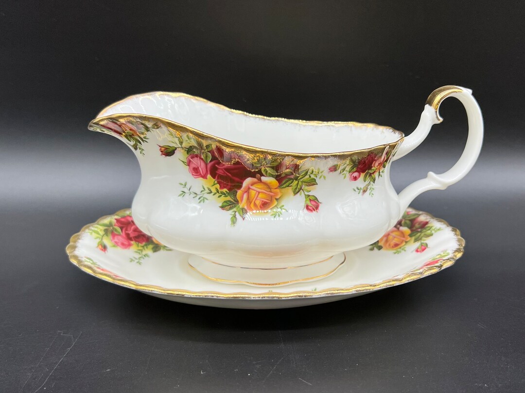 Royal Albert Old Country Roses Gravy Boat Saucer Set Bone China England