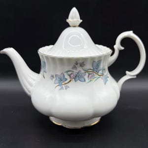 Royal Kent Trentside Grande Bule de Chá de Porcelana Óssea Inglaterra