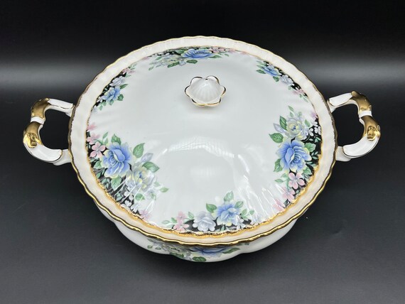 Royal Albert Sonatina Covered Serving Bowl Bone China England Rare 
