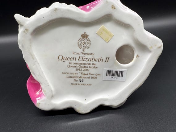 陶器　人形　THE  Queen Queen Cookie Jar by Hazy Mae — Hazy Mae