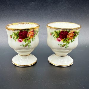 Royal Albert Old Country Roses Egg Cups (Conjunto de 2) Bone China Inglaterra