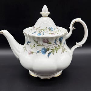 Tetera grande Royal Albert Brigadoon de porcelana de hueso, Inglaterra
