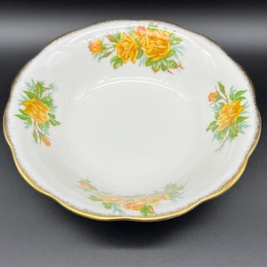 Royal Albert Tea Rose Around Serving Veggie Bowl Bone China England