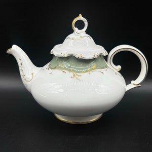 Royal Doulton Fontainebleau Large Teapot Bone China England See Details