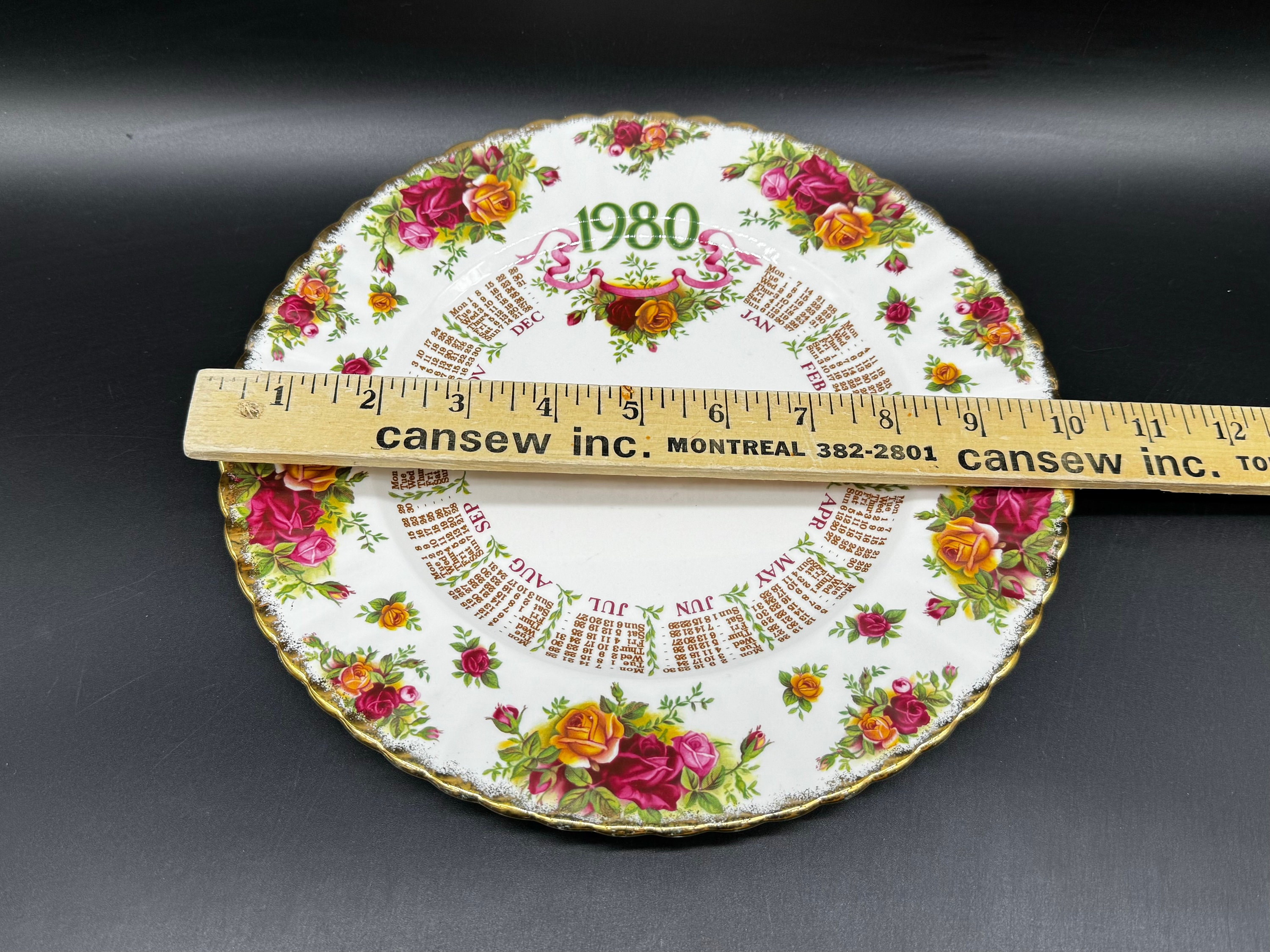 Royal Albert Old Country Roses 1980 Calendar Plate Bone China