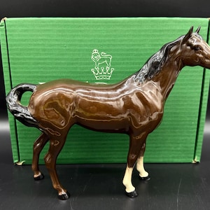 Royal Doulton Thoroughbred Horse Figurine England with Box
