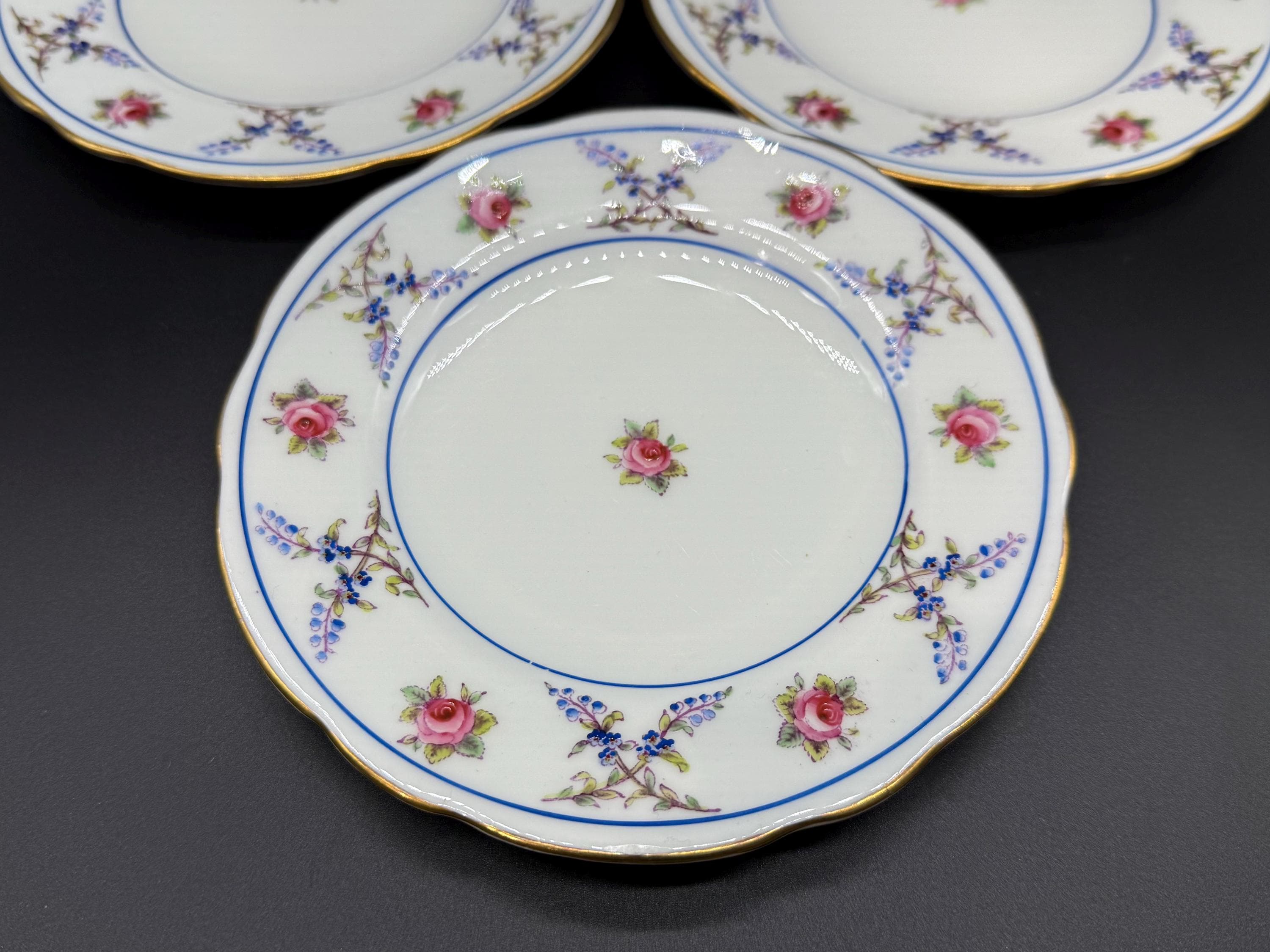 Coalport 6422 Rosebud 5 7/8