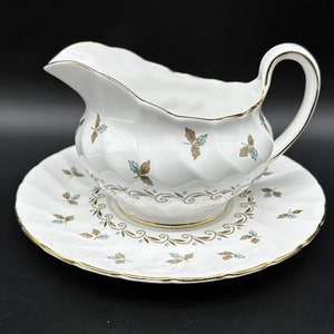 Tuscan Nanette Gravy Boat with Saucer Set Bone China England