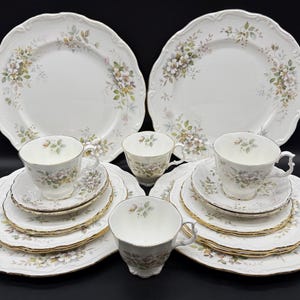 Royal Albert Haworth 5 Piece Place Setting x 4 Bone China England (20 Pieces)