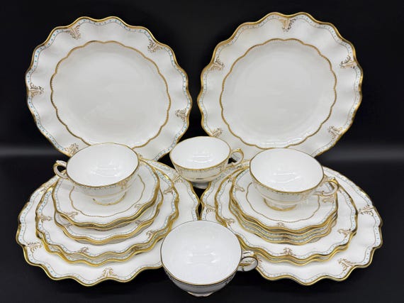 Royal Crown Derby Lombardy 5 Piece Place Setting X 4 Bone