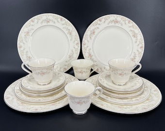 Royal Doulton Diana 5 Pieces Place Setting x 4 Bone China England 20 Pieces