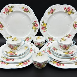 Shelley Begonia 5 Piece Place Setting x 4 Bone China England 20 Pieces