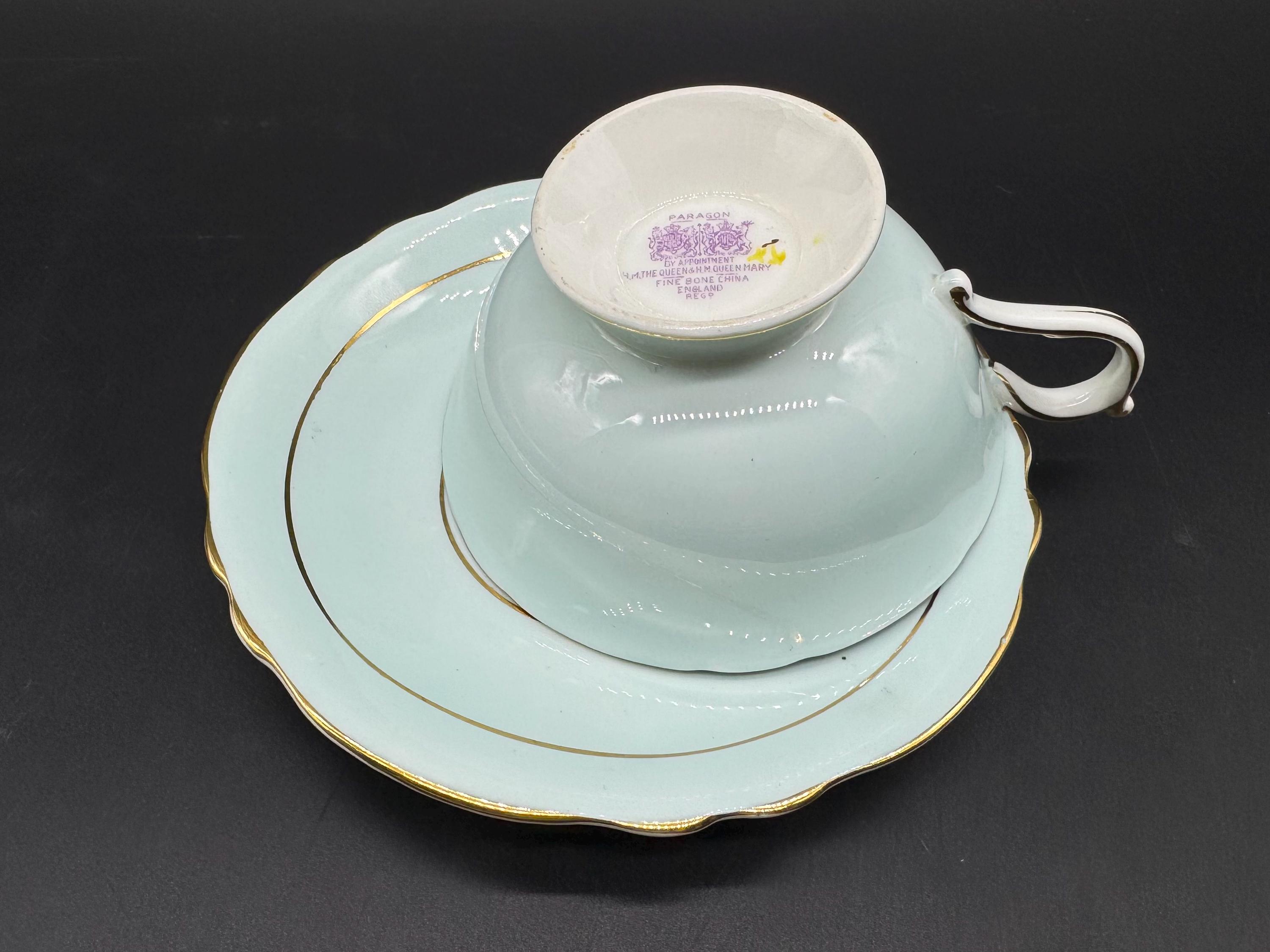 　Bone China Bone China Dinnerware Set - Decorative Rim with Pattern in Pale