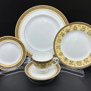 Wedgwood India 5 Pieces Place Setting Bone China England Mint Condition image 1