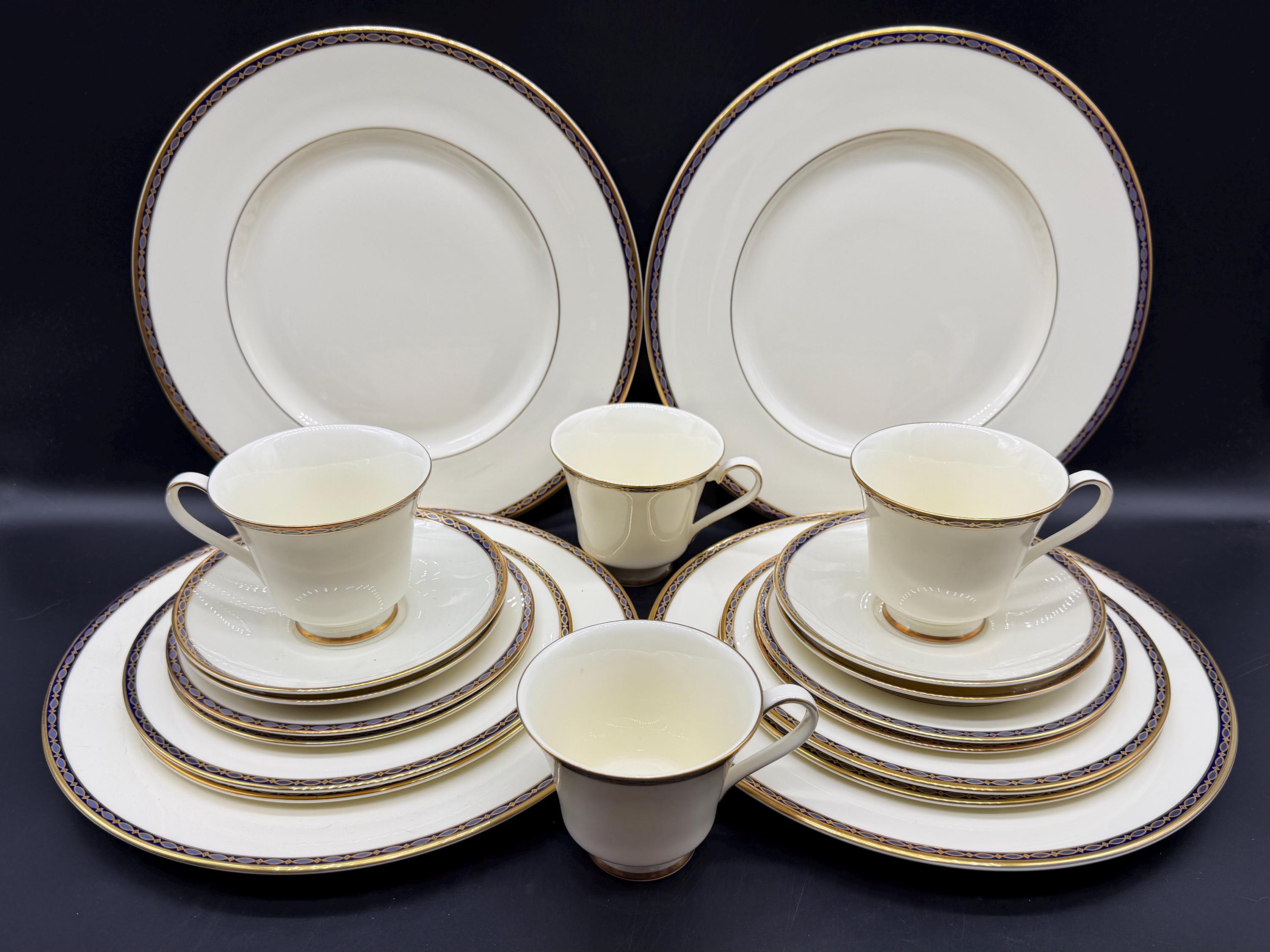 Minton St James - Etsy Canada