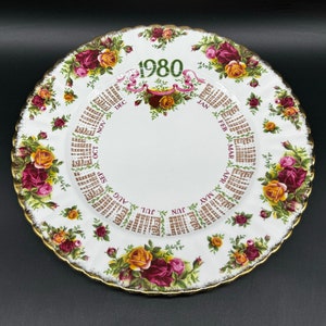 Royal Albert Old Country Roses 1980 Calendar Plate Bone China England