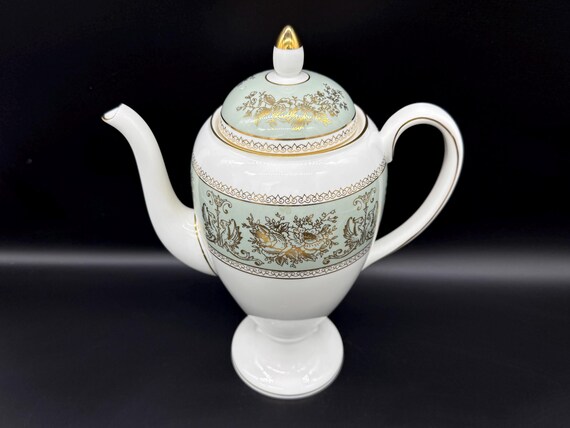 　Bone China　COLUMBIA Wedgwood Columbia Sage Green Large Coffee Pot Bone China England