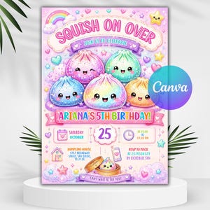 Könnte beinhalten: Eine Geburtstagseinladungskarte mit pastellfarbenen, lächelnden Knödel-Figuren mit glitzernden Texturen. Der Text lautet SQUISH ON OVER, JOIN US TO CELEBRATE, ARIANA'S 5TH BIRTHDAY und enthält Veranstaltungsdetails wie Datum, Uhrzeit und Ort.