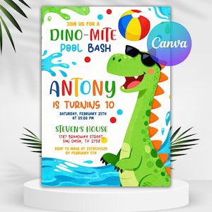 Pode incluir: Um convite colorido para um Dino-Mite Pool Bash. O design apresenta um dinossauro de desenho animado com óculos de sol, uma bola de praia e o texto "Antony faz 10 anos". Inclui detalhes do evento: data, hora e local.