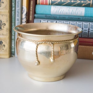 Maceta de latón con cuerda decorativa. Maceta estilo shabby chic. Decoración para alféizar de ventana. ¡LIQUIDACIÓN!