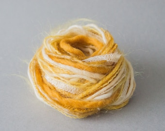 Weaving yarn bundle 18m Assorted yellow tones Textured fibers