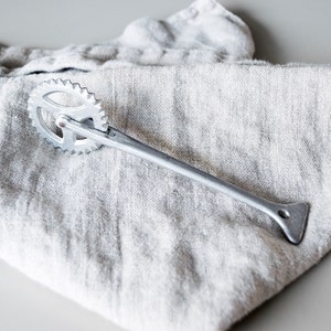 Pastry cutter Hoyang Norway Pie crimper Food photo prop
