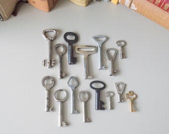 Skeleton key Real key Small Tiny Vintage Antique Industrial decor